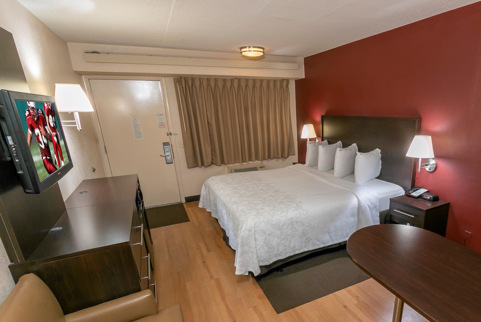 Red Roof Inn Plus+ Birmingham East - Irondale/Airport Bagian luar foto
