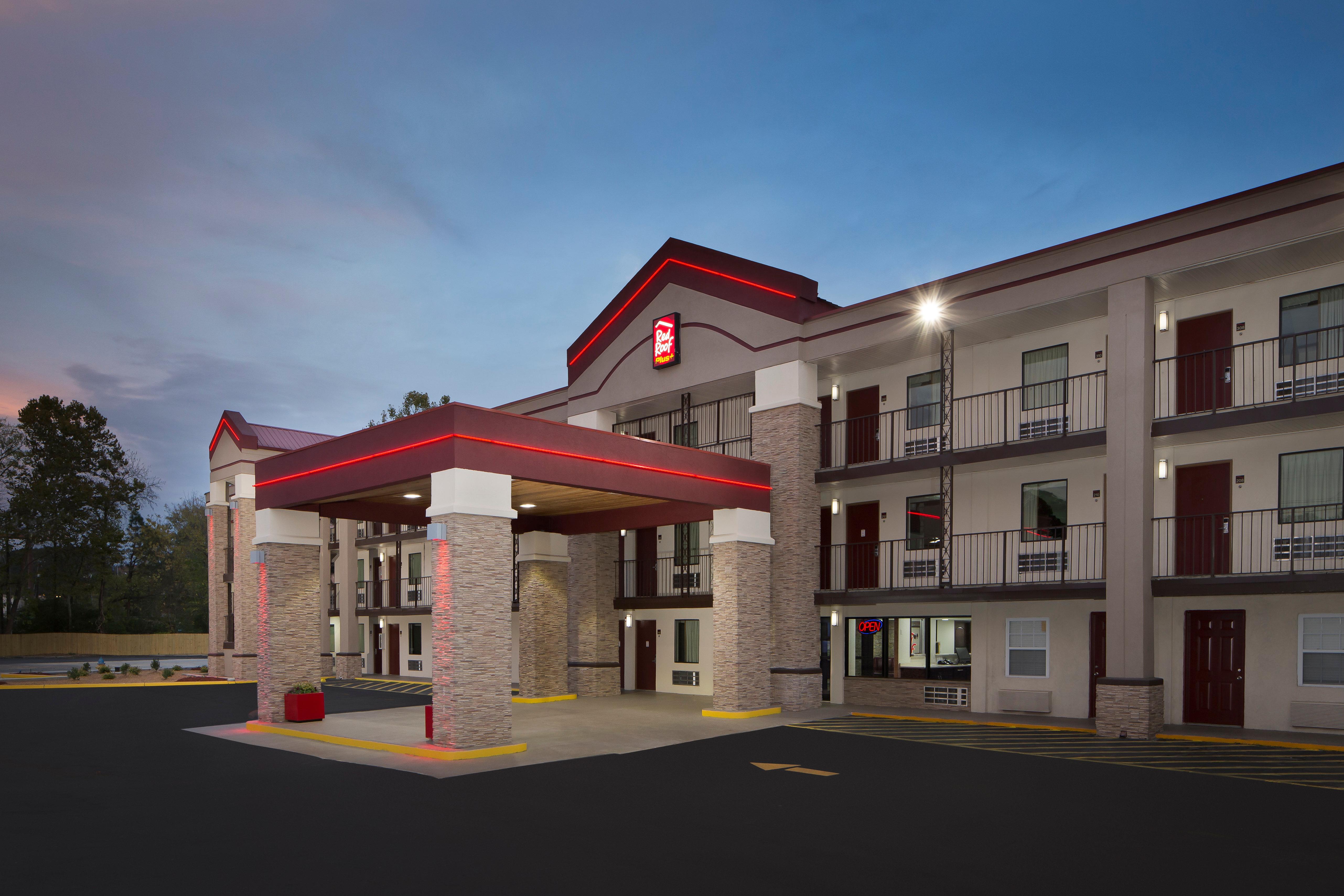 Red Roof Inn Plus+ Birmingham East - Irondale/Airport Bagian luar foto