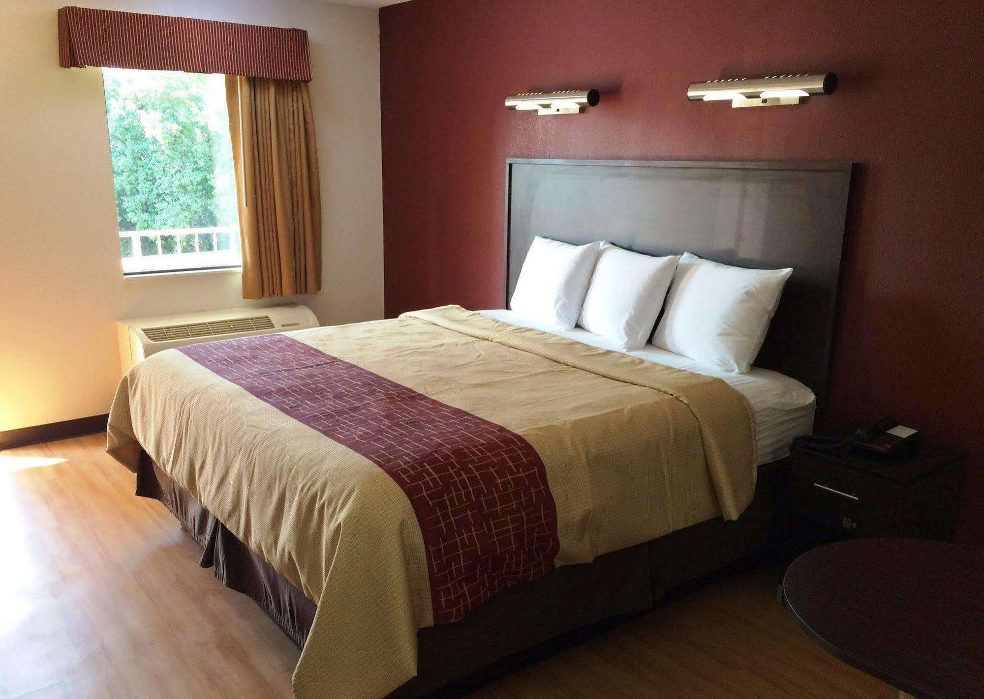 Red Roof Inn Plus+ Birmingham East - Irondale/Airport Bagian luar foto