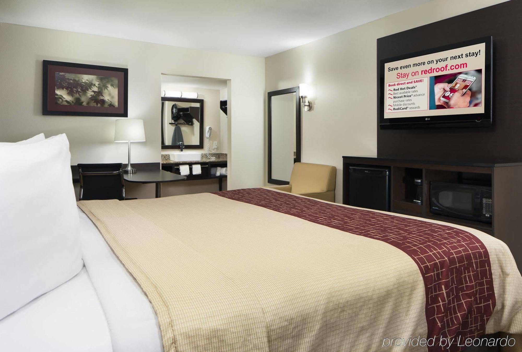 Red Roof Inn Plus+ Birmingham East - Irondale/Airport Bagian luar foto