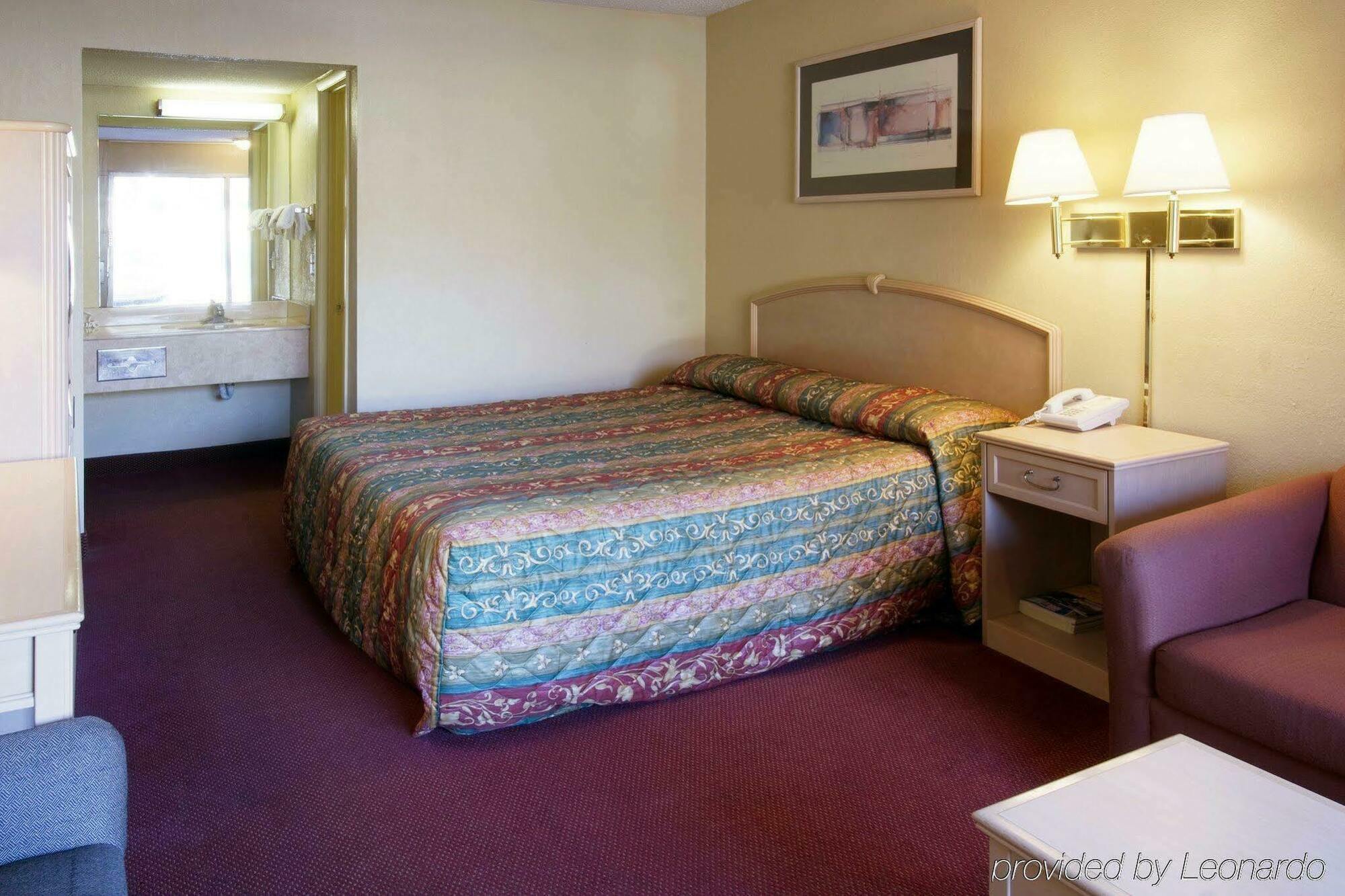 Red Roof Inn Plus+ Birmingham East - Irondale/Airport Bagian luar foto